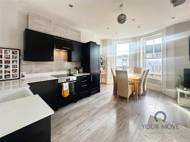 Flat for sale in Midway, Kent