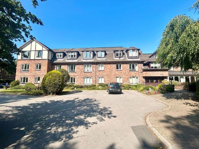Flat for sale in Knutsford