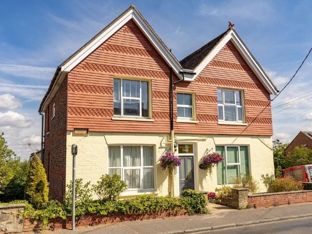 Flat for sale in West Hoathly, Perryfields