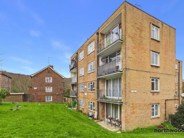 Flat for sale in Ratton Village, Eastbourne