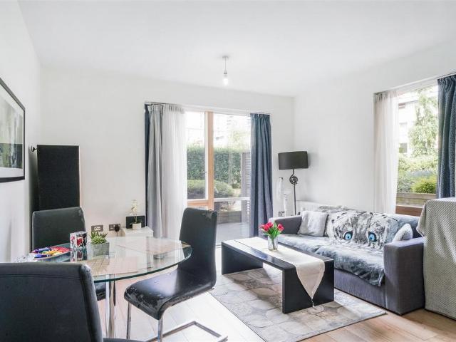 Flat for sale in London Borough of Newham, Greater London