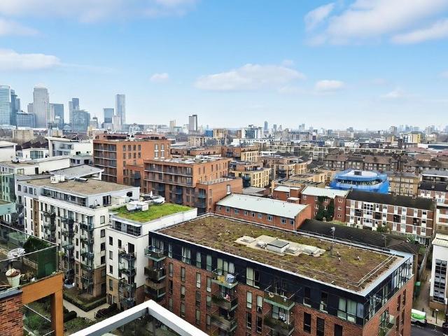 Flat for sale in Bromley-by-Bow, Poplar Grove