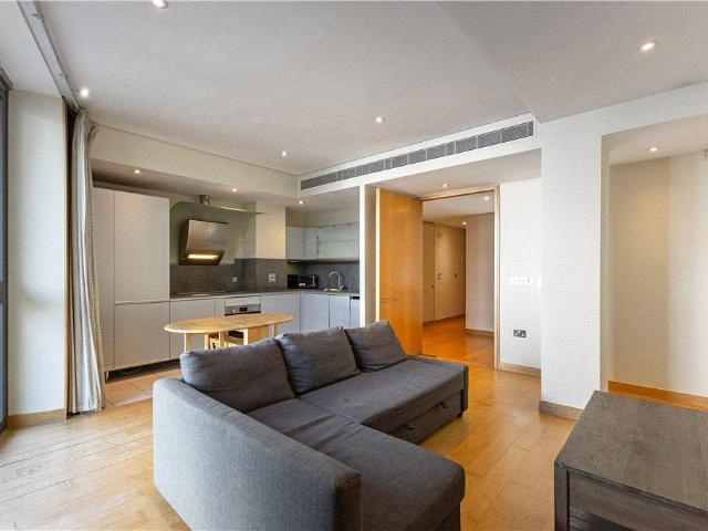 Flat for sale in Bermondsey, Greater London