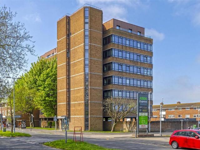 Flat for sale in West Worthing, Worthing