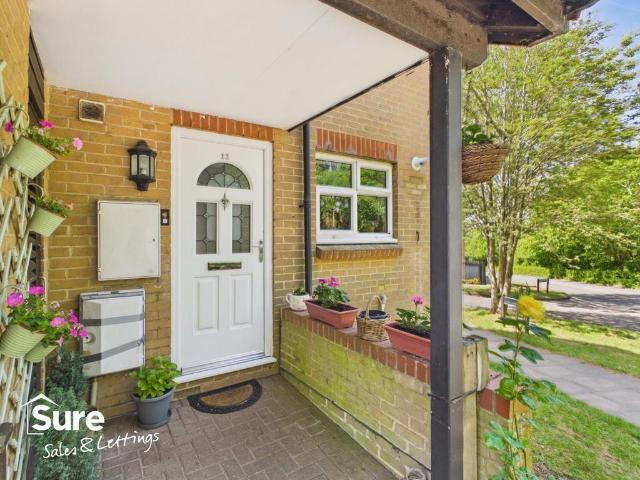 Flat for sale in Highfield, Pouchen End