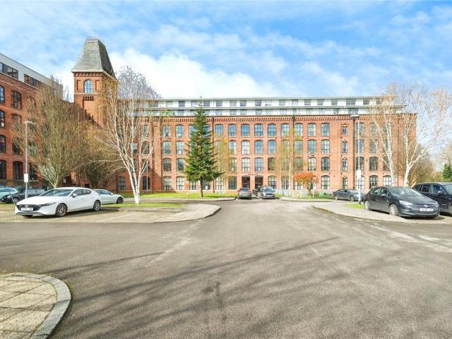 Flat for sale in Reddish, Greater Manchester