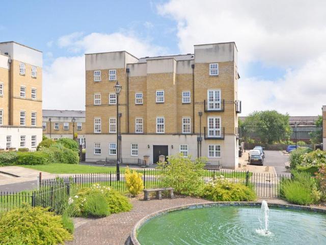 Flat for sale in High Field, York