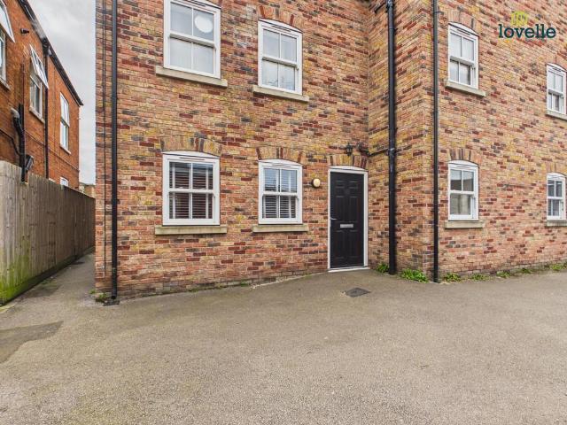 Flat for sale in Ingleby, Lincolnshire