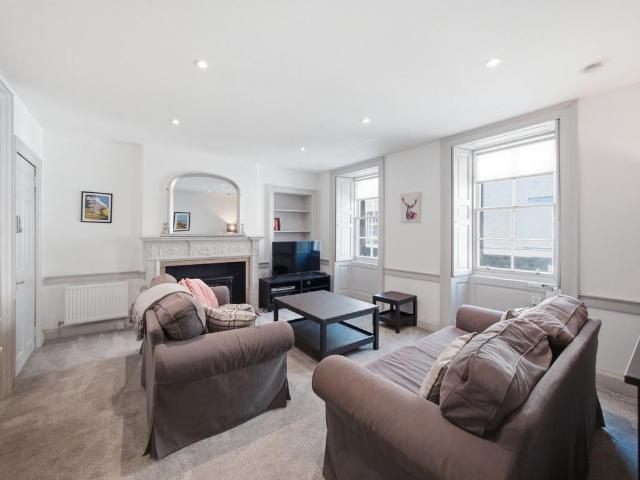 Flat for sale in New Town, Scotland