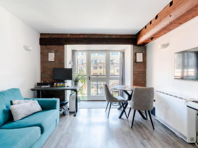 Flat for sale in Redcliffe, Feckenham