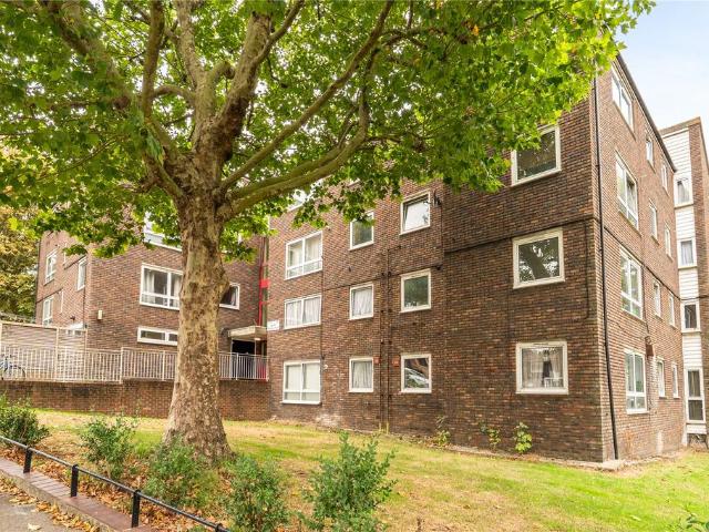 Flat for sale in Upper Sydenham, Greater London