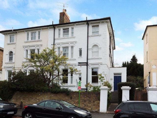Flat for sale in Royal Borough of Kingston upon Thames, Greater London