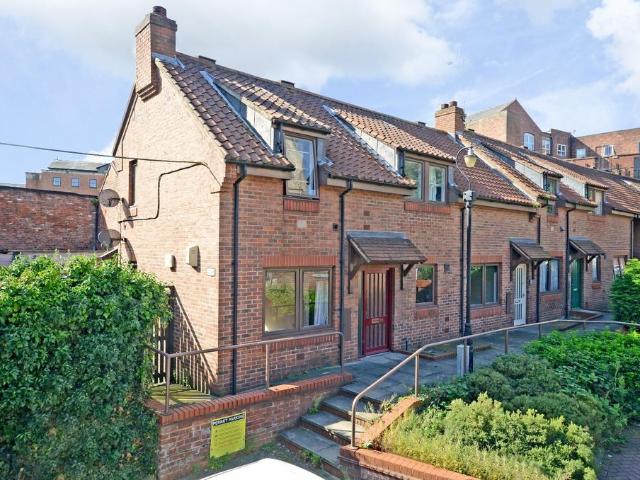Flat for sale in High Field, York