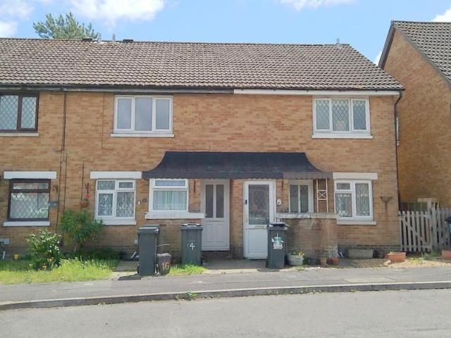 Flat for sale in Throop, Bournemouth