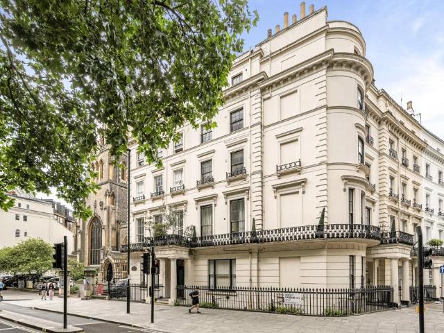 Flat for sale in Paddington, Greater London