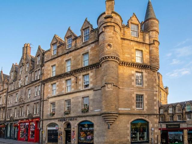 Flat for sale in Old Town, Scotland