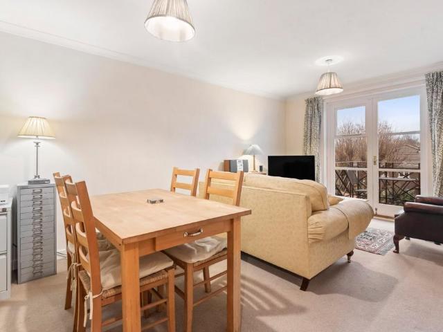 Flat for sale in West Kensington, Greater London