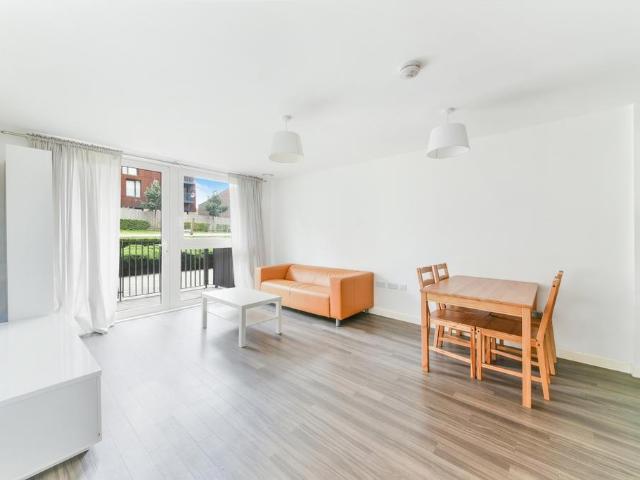 Flat for sale in London Borough of Lewisham, Greater London