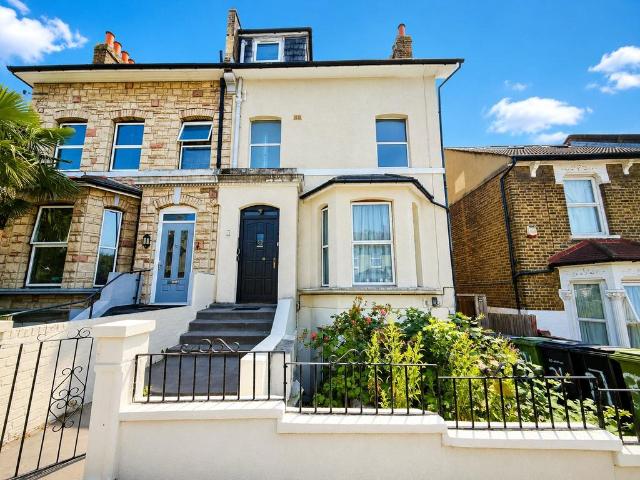 Flat for sale in London Borough of Lewisham, Greater London