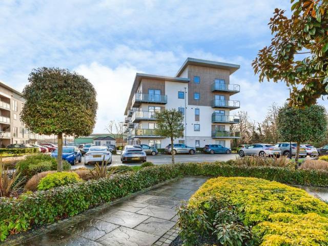 Flat for sale in Fishery, Maidenhead
