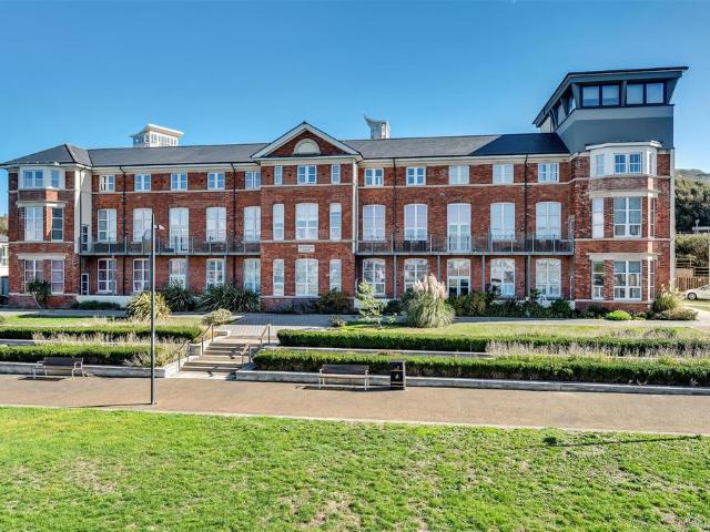 Flat for sale in Portland, Castletown