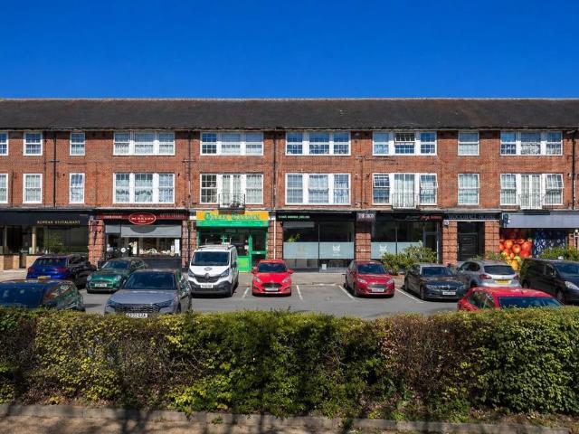 Flat for sale in Fretherne, Hertfordshire