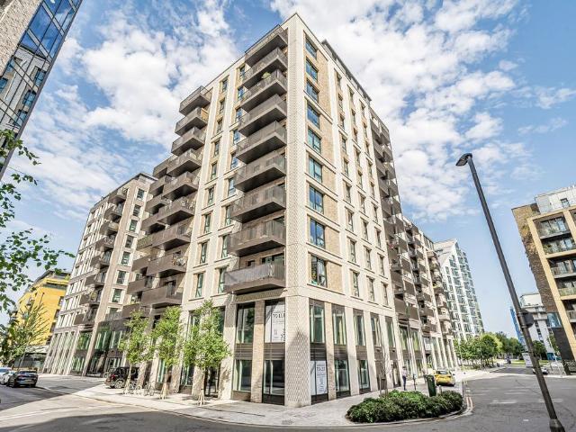 Flat for sale in Wandsworth, Greater London
