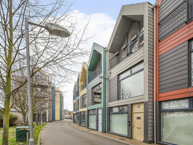 Flat for sale in London Borough of Lewisham, Brockley