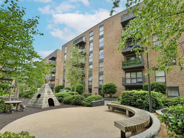 Flat for sale in Kenton, Greater London