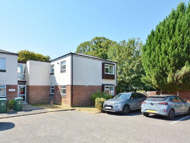 Flat for sale in Long Crendon