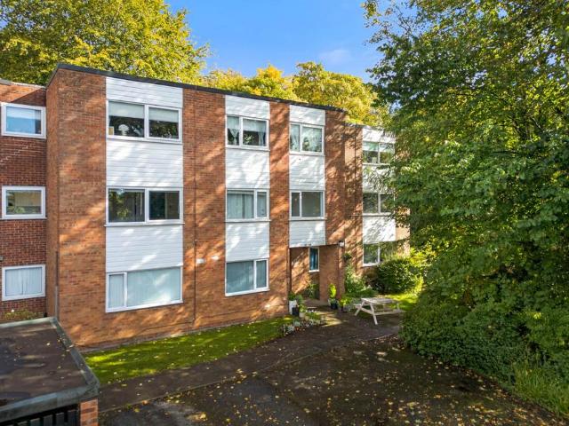 Flat for sale in Broughton Park, Salford