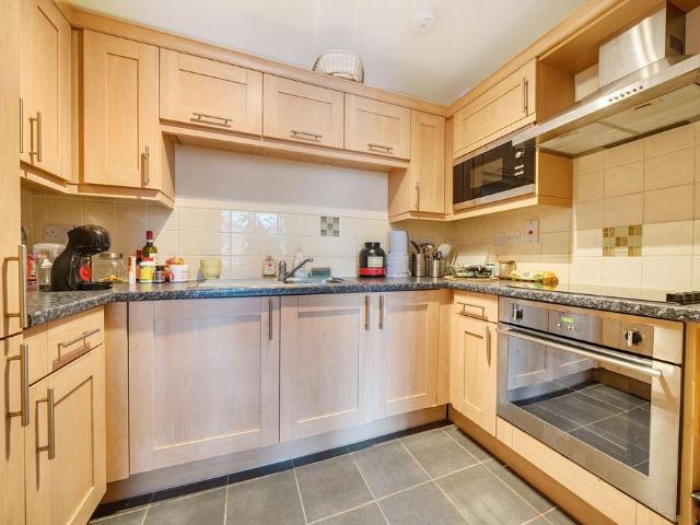 Flat for sale in Fleet, Hart