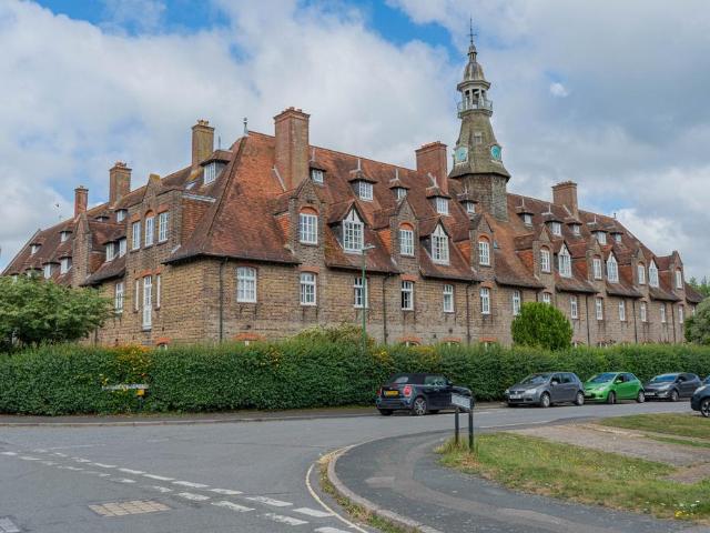 Flat for sale in Perryfields, West Sussex