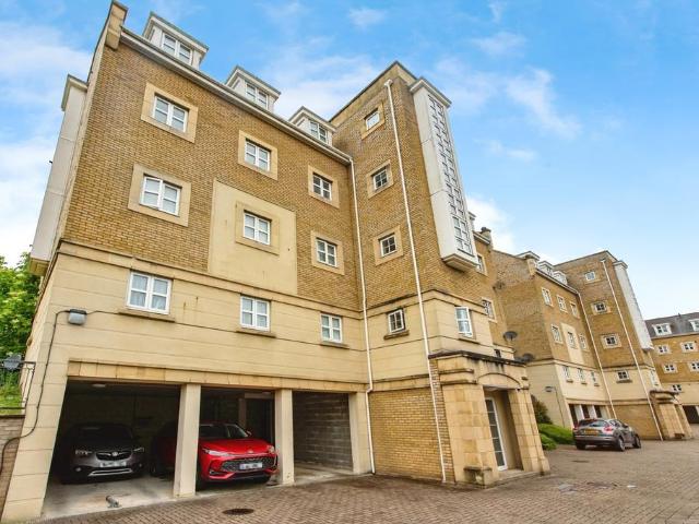 Flat for sale in Swanscombe and Greenhithe, Monks Orchard