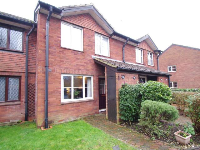 Flat for sale in North Watford, Hertfordshire