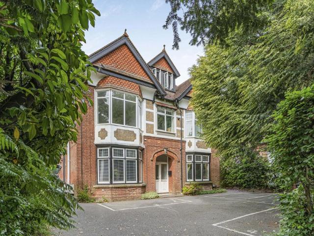 Flat for sale in Jarvis Brook, Cross In Hand