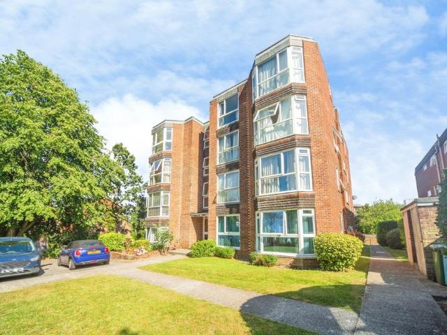 Flat for sale in Westwood Park, City Of Southampton