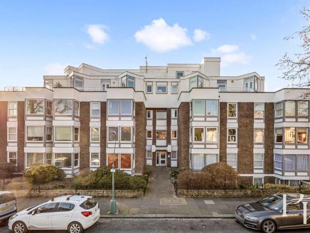 Flat for sale in Brunswick