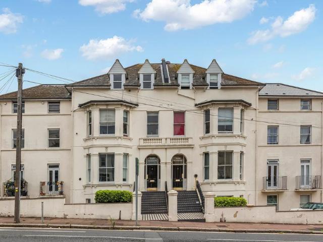 Flat for sale in Round Hill, Brighton & Hove