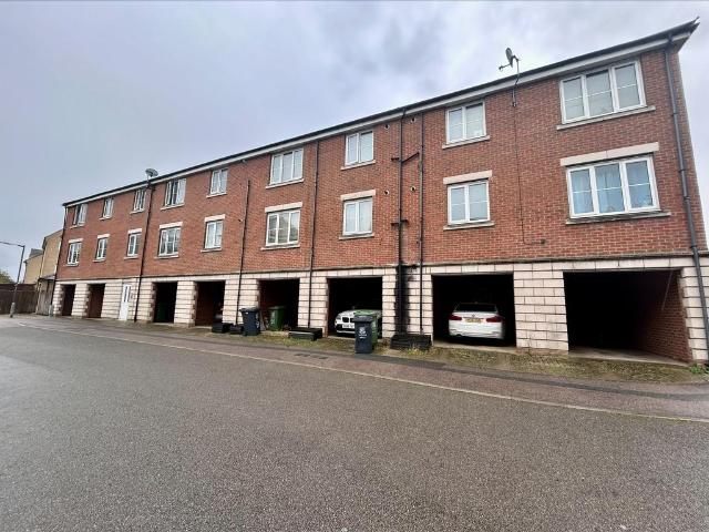 Flat for sale in Cobholm Island, Great Yarmouth