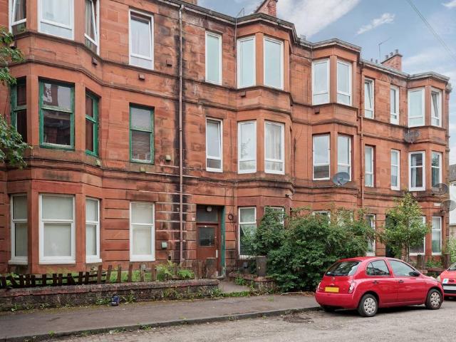 Flat for sale in Cessnock, Scotland