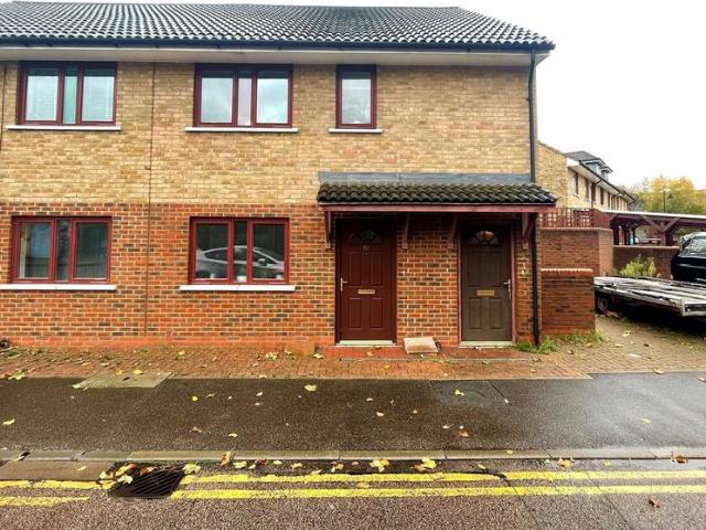 Flat for sale in Leyton, Greater London