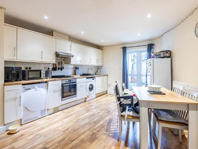 Flat for sale in Feckenham, City Of Bristol