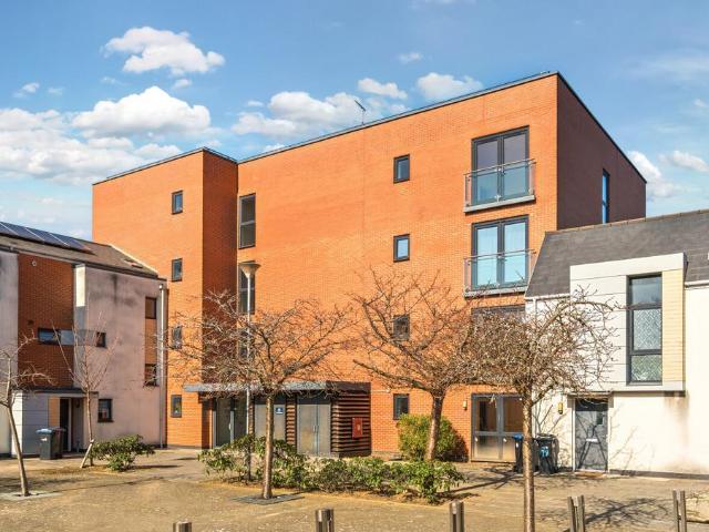 Flat for sale in Greater London