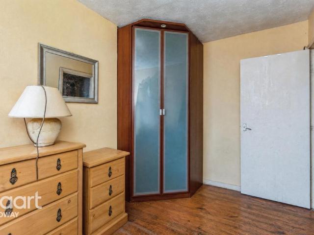 Flat for sale in Luton, Chatham