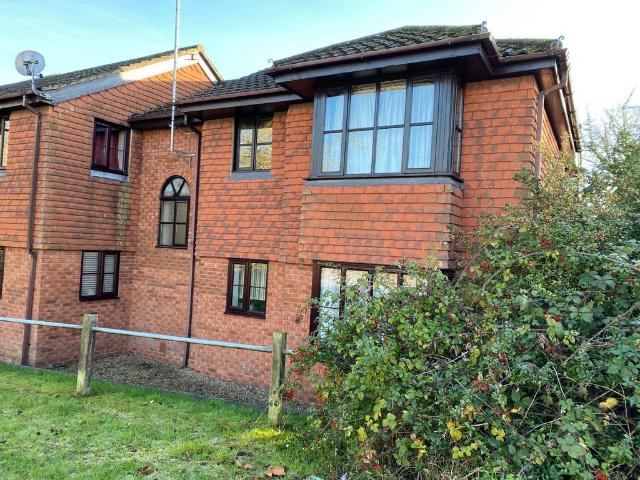 Flat for sale in The Butts, Kent