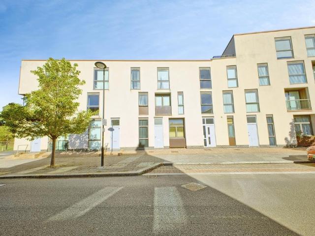 Flat for sale in St Crispin's, Upton
