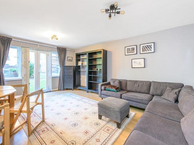 Flat for sale in Colindale, Greater London