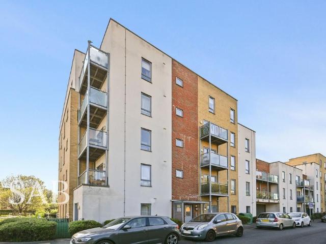 Flat for sale in Grand Union Village, Greater London