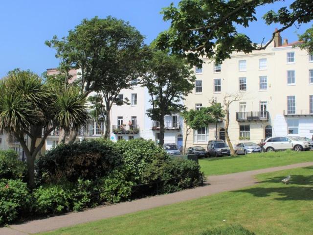 Flat for sale in Old Town, Guestling Green